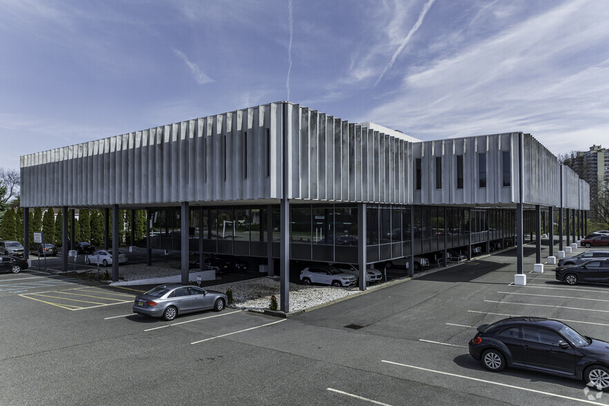 1373 Broad St, Clifton, NJ for lease - Primary Photo - Image 1 of 14