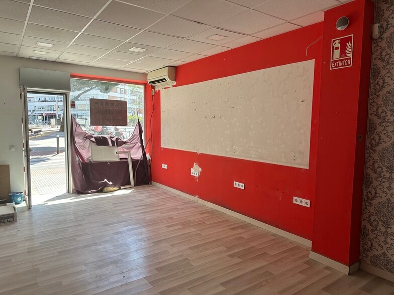 Calle de Pico Balaitus, 3, Madrid, Madrid for sale - Building Photo - Image 2 of 5
