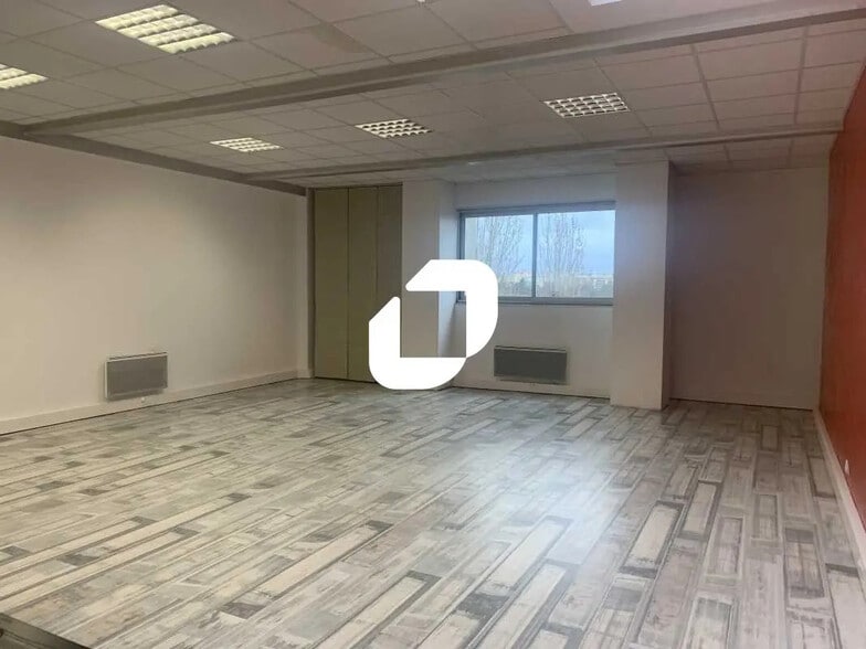 Bureau dans Chilly-Mazarin à vendre - Photo intérieure - Image 3 de 5