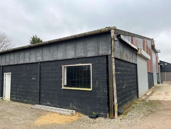 Plus de détails pour Upper Coln Farm, Cheltenham - Industriel à louer