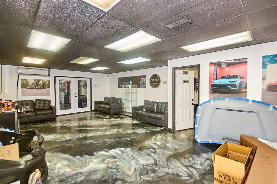 10728 Rush St, South El Monte, CA à vendre - Photo du bâtiment - Image 3 de 22