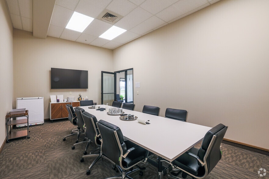 1632 E 23rd Ave, Hutchinson, KS à louer - Photo intérieure - Image 2 de 20