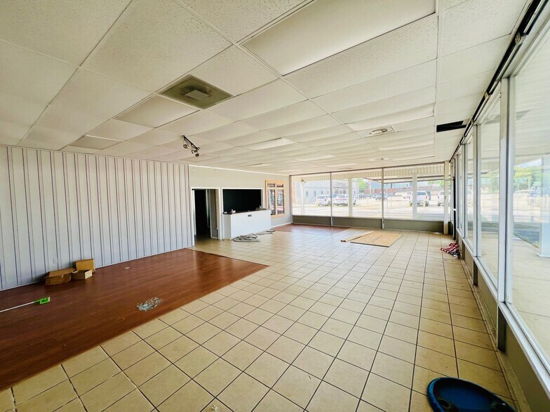 504 N 2nd St, Booneville, MS à vendre - Photo du bâtiment - Image 2 de 32