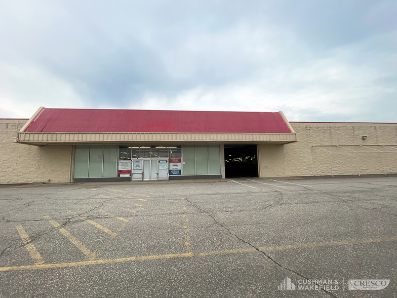 199 Gateway Ave, Conneaut, OH for lease - Building Photo - Image 2 of 7