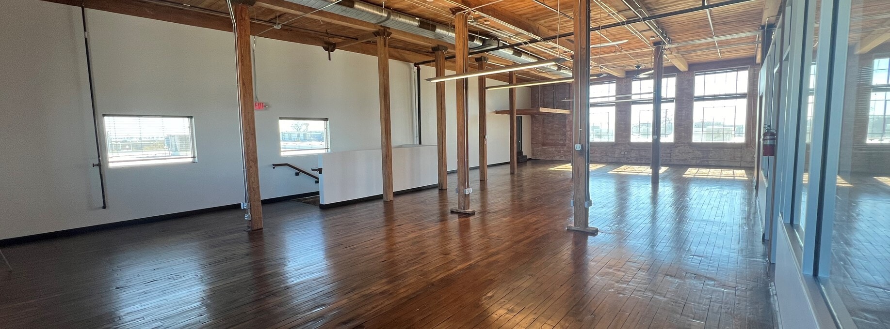 610 Elm St, McKinney, TX for lease Interior Photo- Image 1 of 11