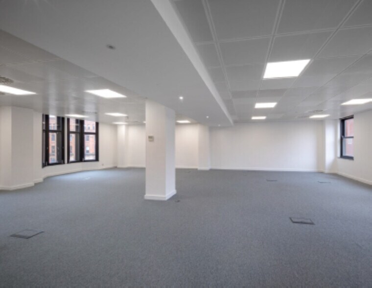 15 Oxford Ct, Manchester à louer - Photo du bâtiment - Image 3 de 3