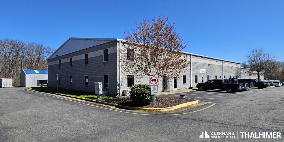 109 Juliad Ct, Fredericksburg, VA à louer - Photo du bâtiment - Image 1 de 9