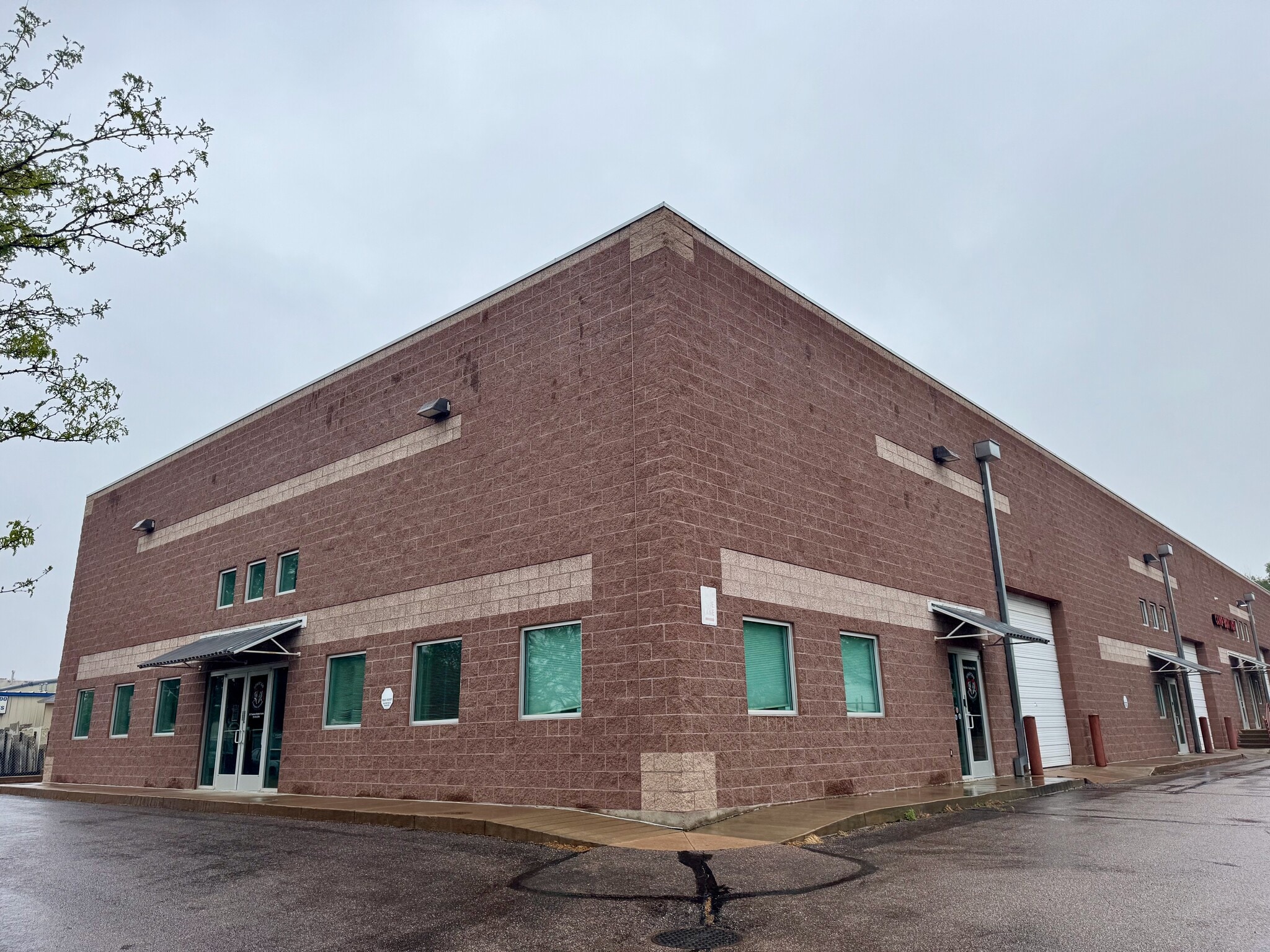 1075 Ford St, Colorado Springs, CO for lease Building Photo- Image 1 of 20