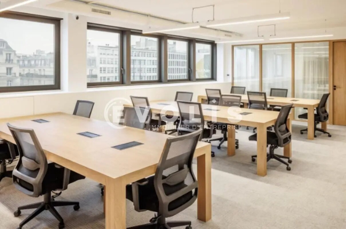 Office in Neuilly-sur-Seine for lease Building Photo- Image 1 of 13