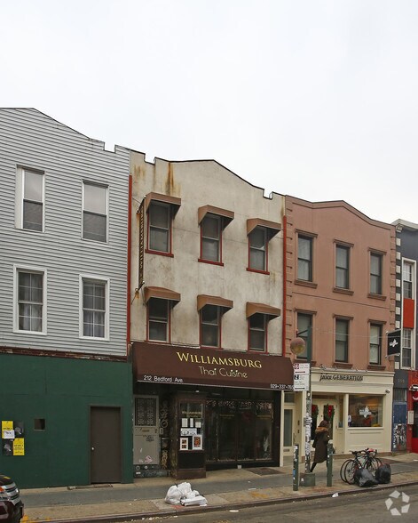212 Bedford Ave, Brooklyn, NY à louer - Photo principale - Image 1 de 16
