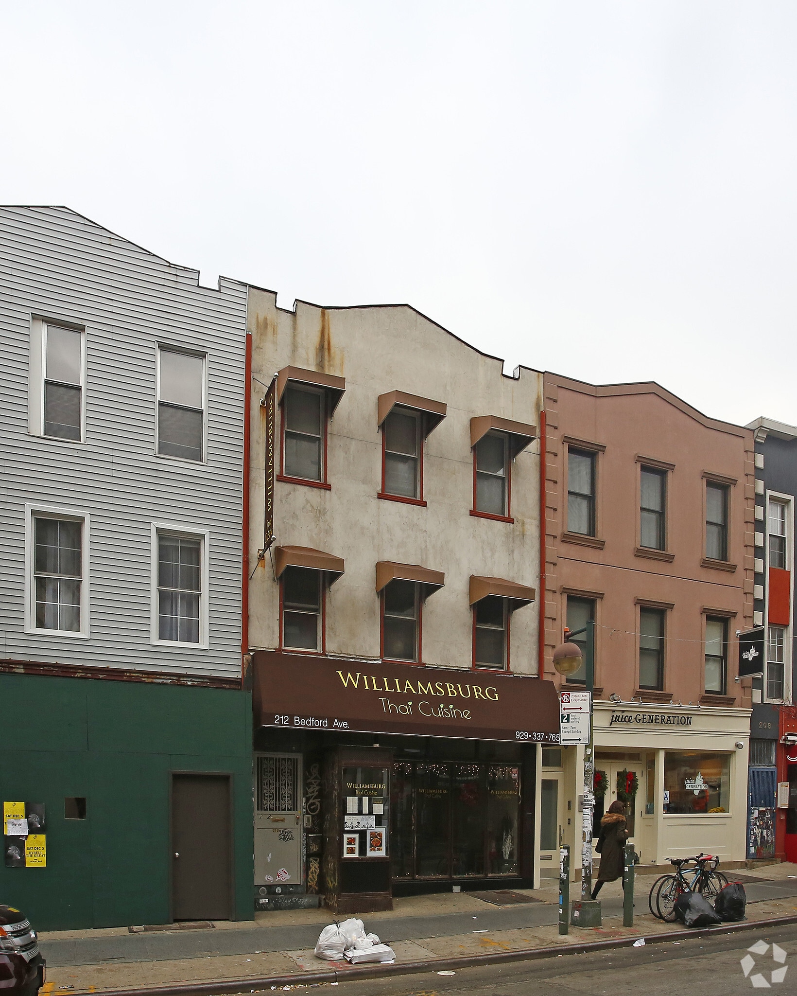 212 Bedford Ave, Brooklyn, NY for lease Primary Photo- Image 1 of 17