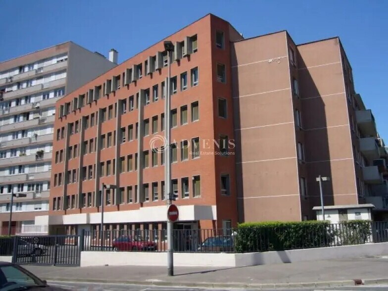 Bureau dans Clichy à louer - Photo du bâtiment - Image 1 de 10