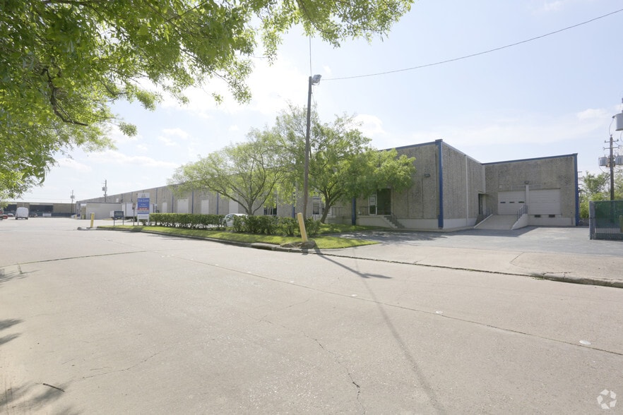 7235-7255 Wynnwood Ln, Houston, TX for lease - Building Photo - Image 1 of 10