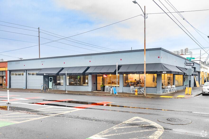 923-935 SE Hawthorne Blvd, Portland, OR for sale - Primary Photo - Image 1 of 15