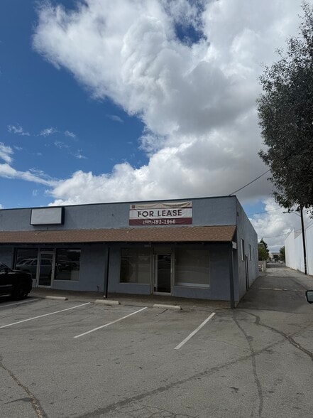 8806-8810 Archibald Ave, Rancho Cucamonga, CA for lease - Building Photo - Image 1 of 3