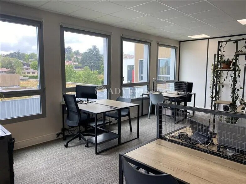 Bureau dans Dardilly à louer - Photo du bâtiment - Image 2 de 6