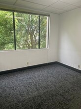 4401 Emerson St, Jacksonville, FL for lease Interior Photo- Image 2 of 4
