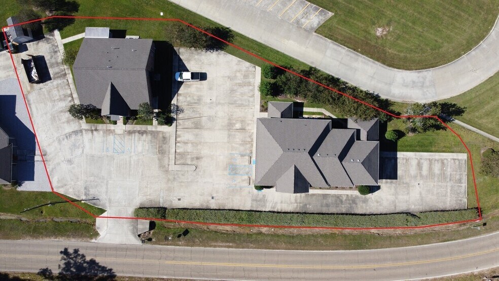 7696 & 7700 Vincent Rd portefeuille de 2 propriétés à vendre sur LoopNet.ca - Photo du bâtiment - Image 2 de 5