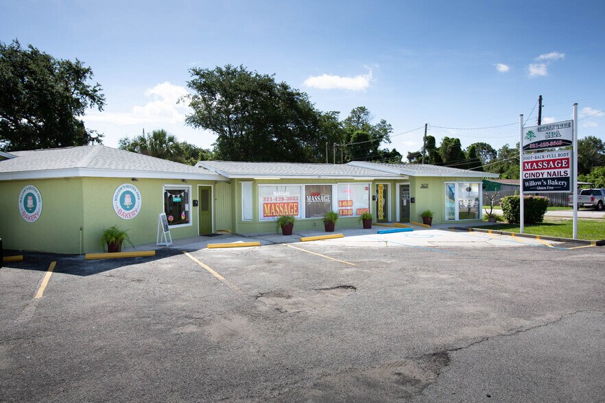 1609 N Wickham Rd, Melbourne, FL à louer - Photo du bâtiment - Image 3 de 10