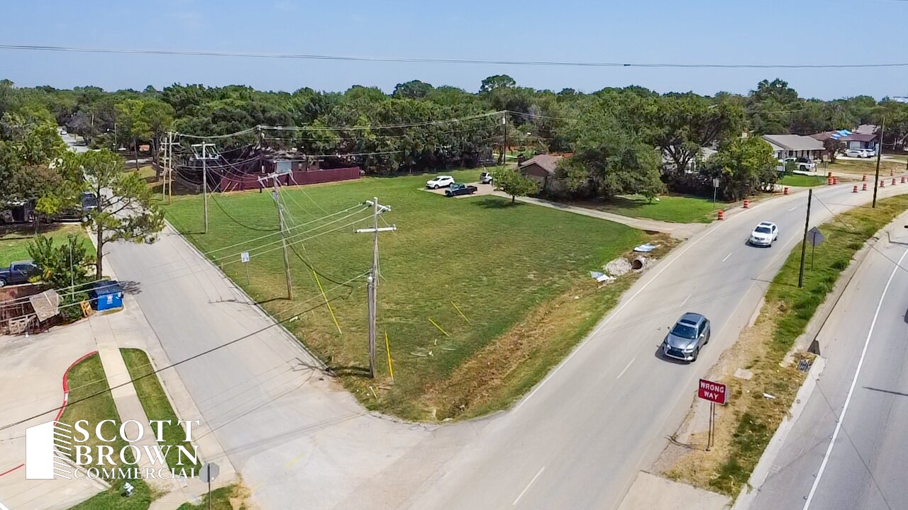 528 N Stemmons Fwy, Lewisville, TX à vendre Photo du bâtiment- Image 1 de 6