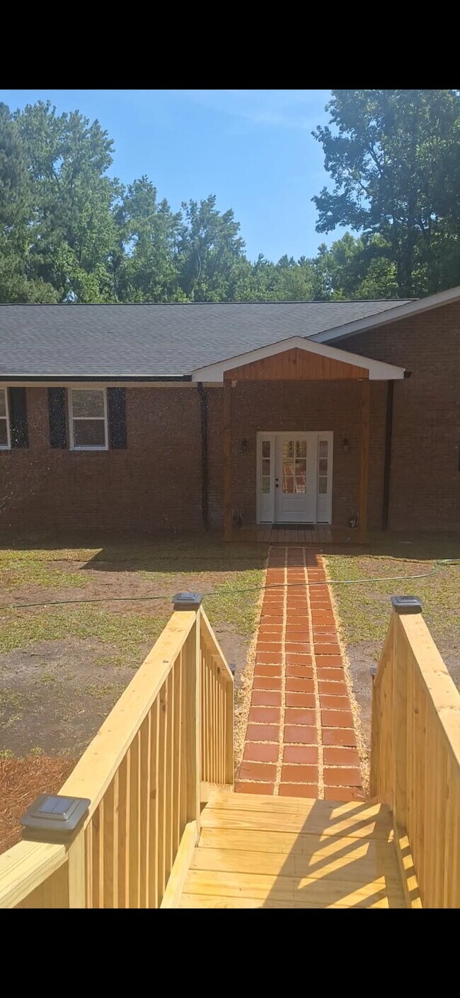 Plus de détails pour 647 Camp Ground Rd, Columbia, SC - Local d'activités à louer