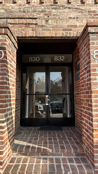 832 S Glendale Ave, Glendale, CA for lease - Building Photo - Image 2 of 11