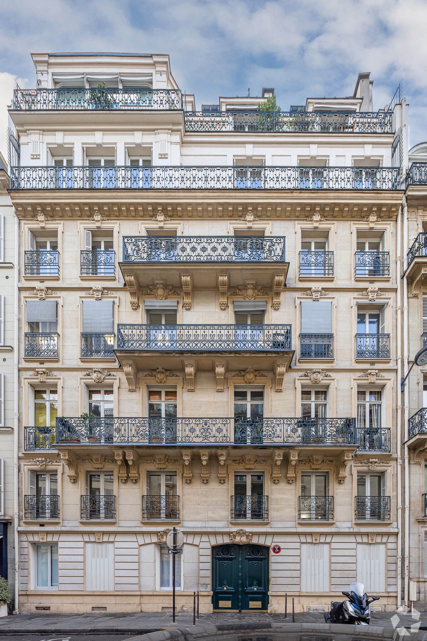 7 Rue D'Artois, Paris for lease Primary Photo- Image 1 of 9