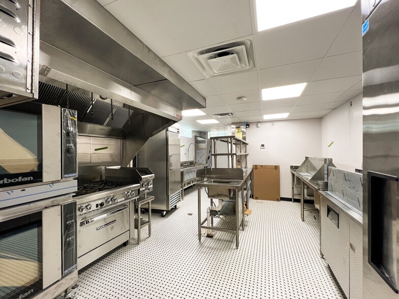 711 Catherine St, Atlanta, GA for lease - Interior Photo - Image 2 of 7