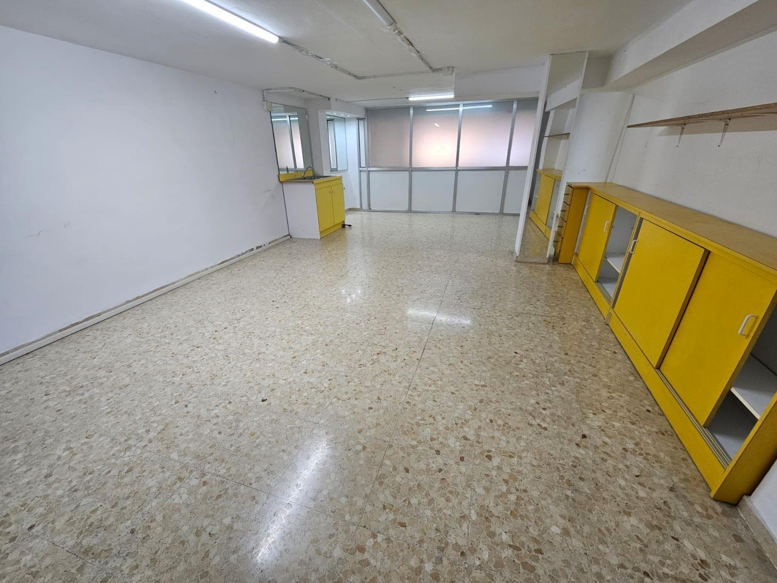 Retail in Malgrat de Mar, Barcelona for lease Interior Photo- Image 1 of 7