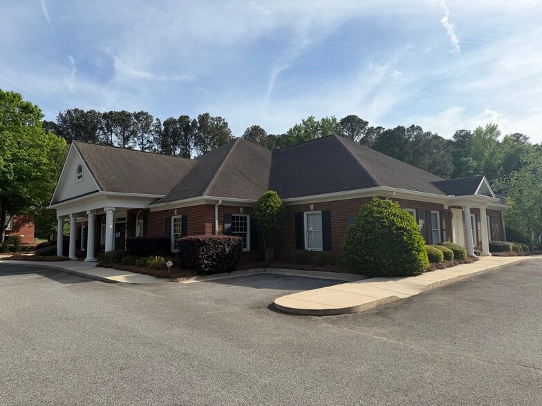 385 Hawthorne Ln, Athens, GA for lease - Building Photo - Image 3 of 8