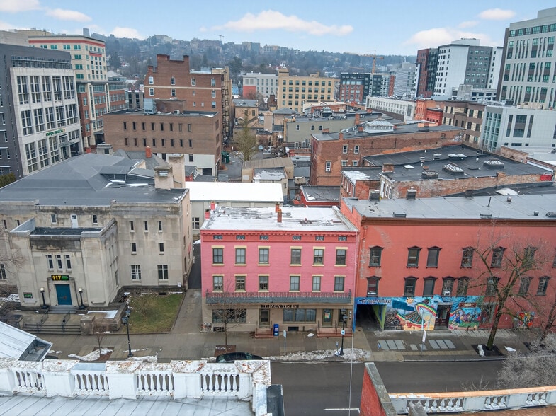 109 N Cayuga St, Ithaca, NY for sale - Building Photo - Image 2 of 8