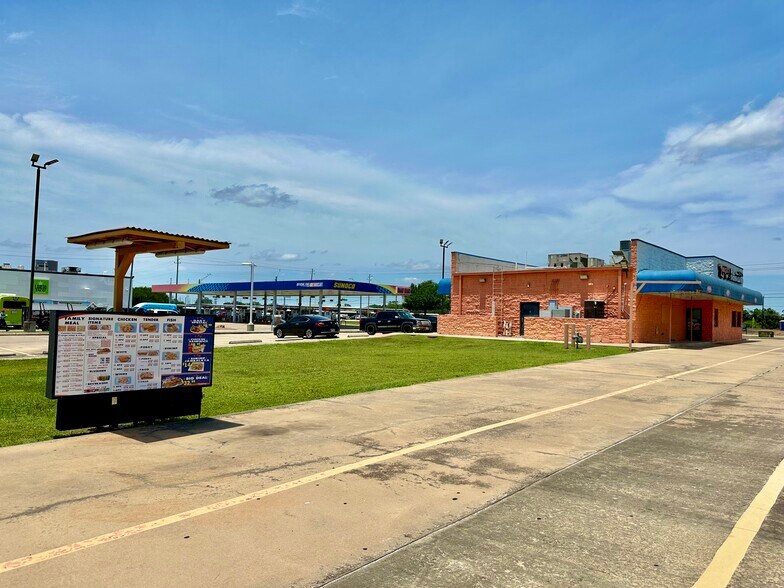 5400 Avenue I, Rosenberg, TX à louer - Photo du bâtiment - Image 3 de 4