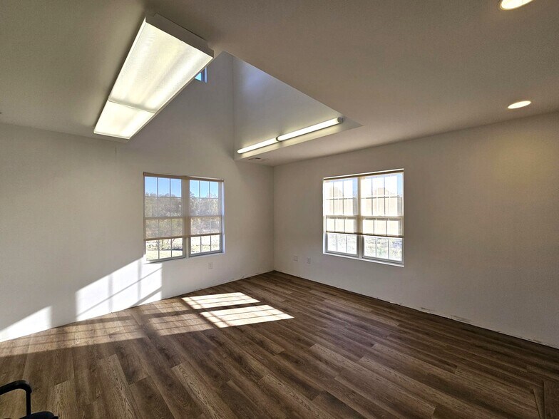 5 Walter E Foran Blvd, Flemington, NJ à louer - Photo intérieure - Image 3 de 36