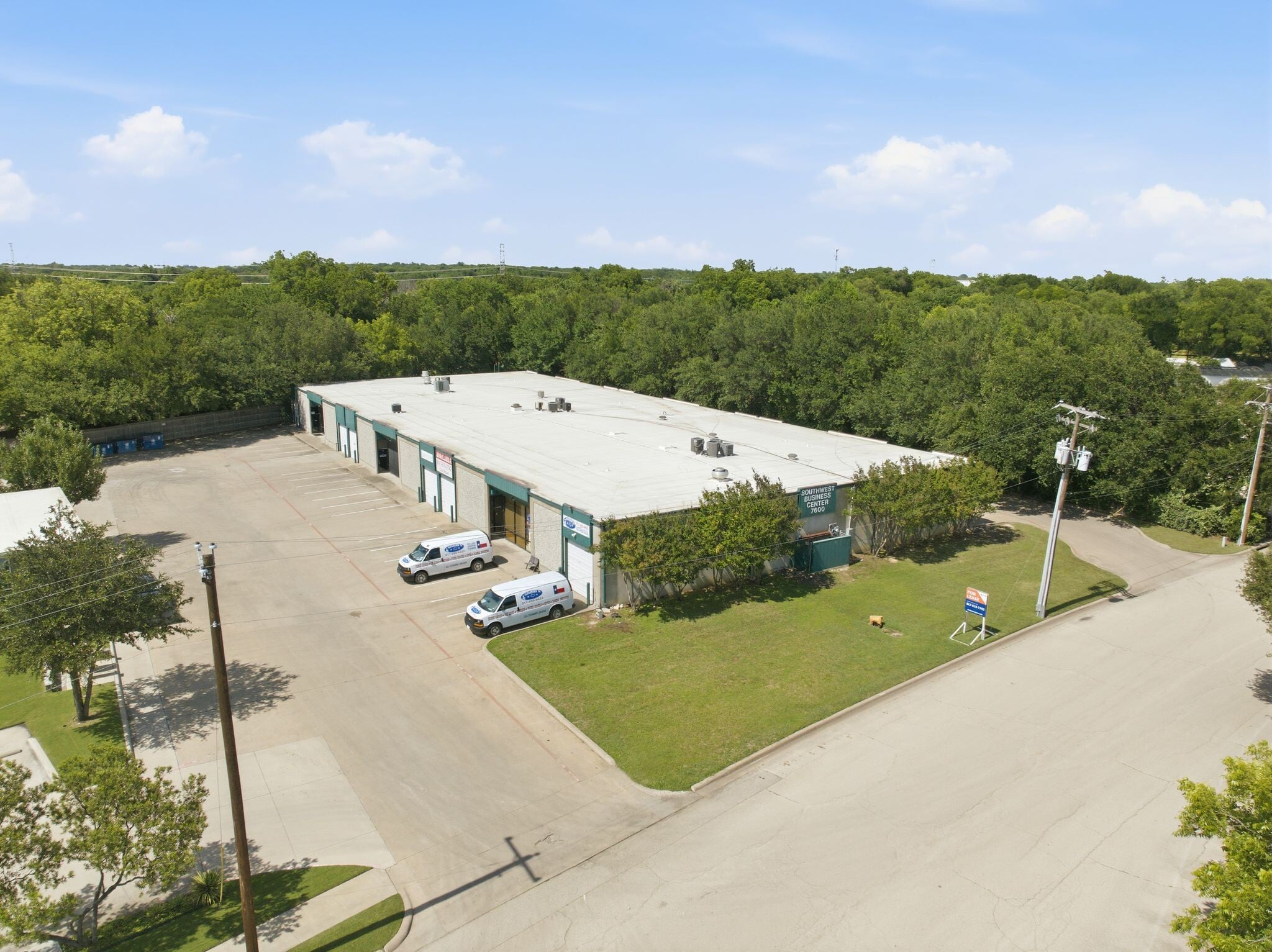 7600 Benbrook Pky, Benbrook, TX à louer Photo du bâtiment- Image 1 de 4