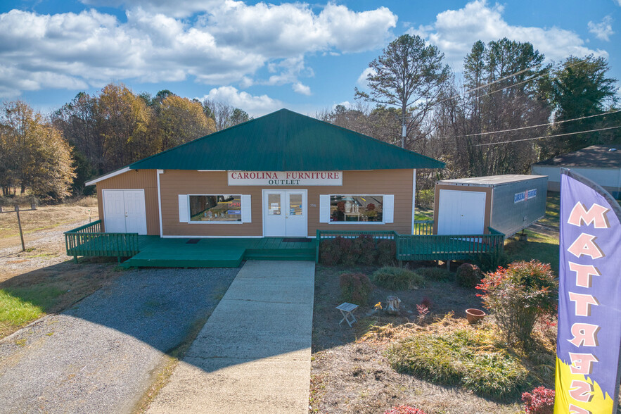 3506 Springs Rd, Hickory, NC à vendre - Photo du bâtiment - Image 2 de 43