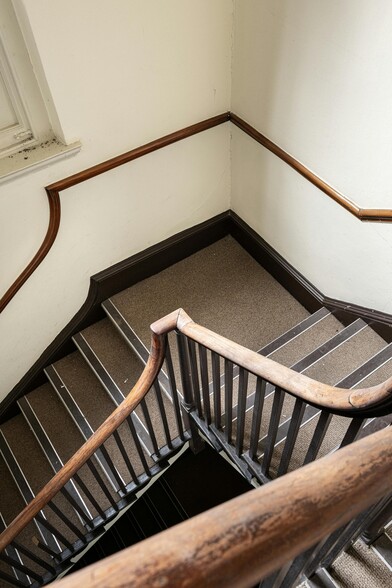 4-5 College Yard, Worcester for sale - Building Photo - Image 3 of 11