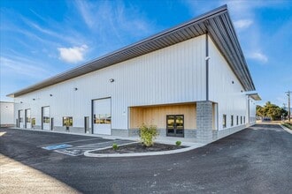 167 Bateman Dr, Medford, OR for lease Interior Photo- Image 2 of 15