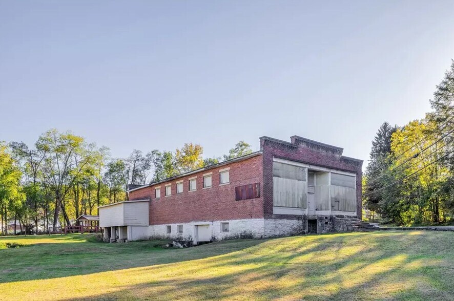 0 Depot St, Slickville, PA à vendre - Photo du bâtiment - Image 2 de 11