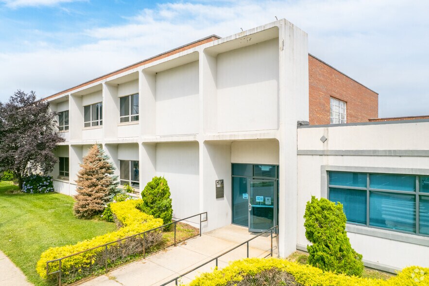 1039-1041 W Bridge St, Phoenixville, PA à vendre - Photo du bâtiment - Image 1 de 5