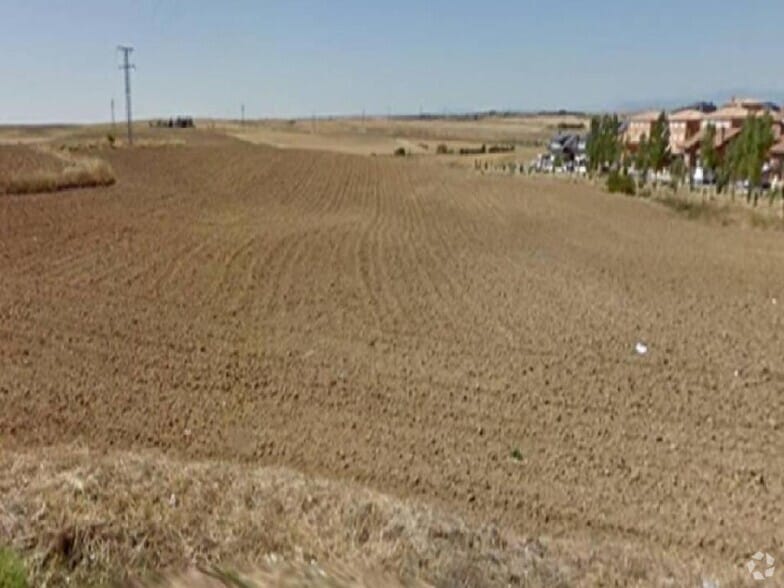 Callejón Iglesia, S/N, Serranillos del Valle, Madrid à vendre - Photo du bâtiment - Image 2 de 3