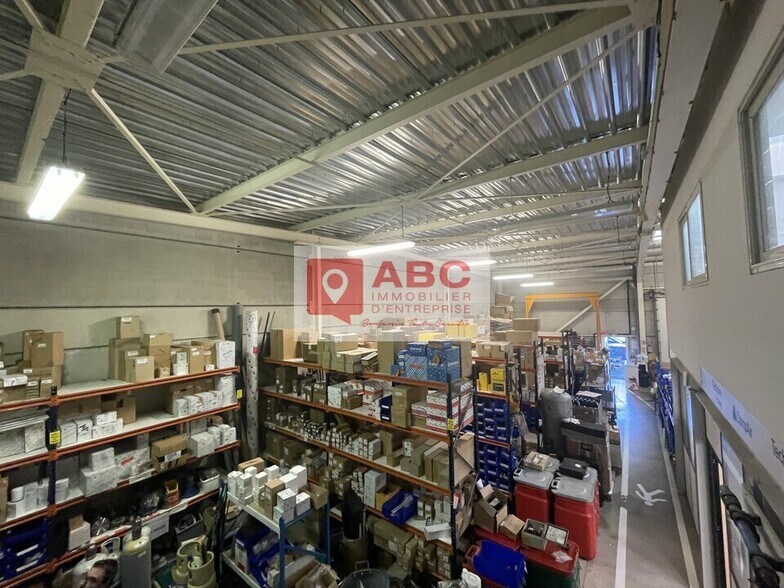 Flex in Montpellier for lease - Interior Photo - Image 3 of 4