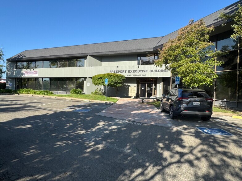 6130 Freeport Blvd, Sacramento, CA à louer - Photo du bâtiment - Image 2 de 6