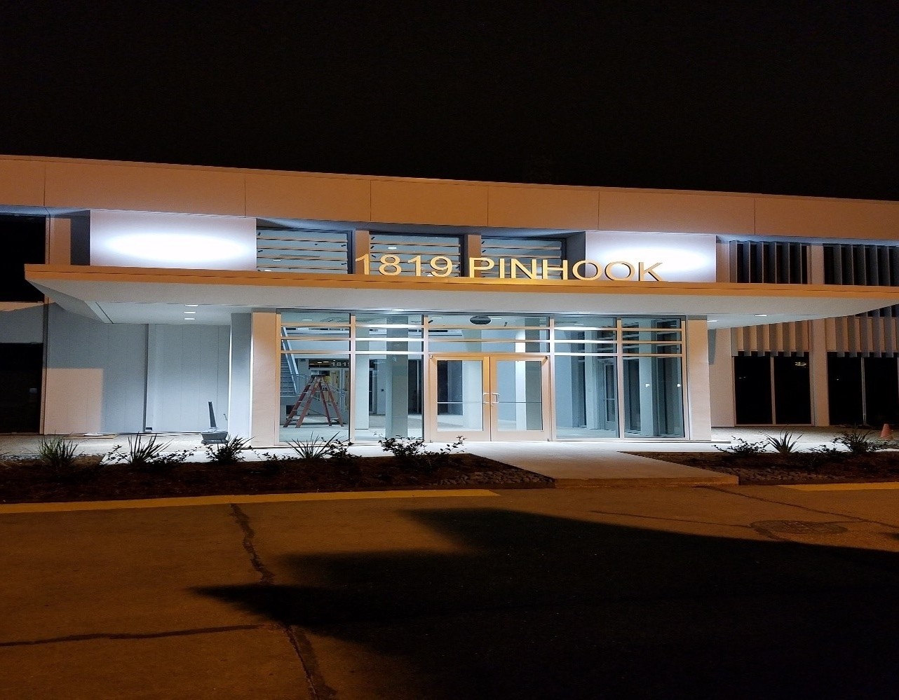 1819 W Pinhook Rd, Lafayette, LA for lease Building Photo- Image 1 of 9