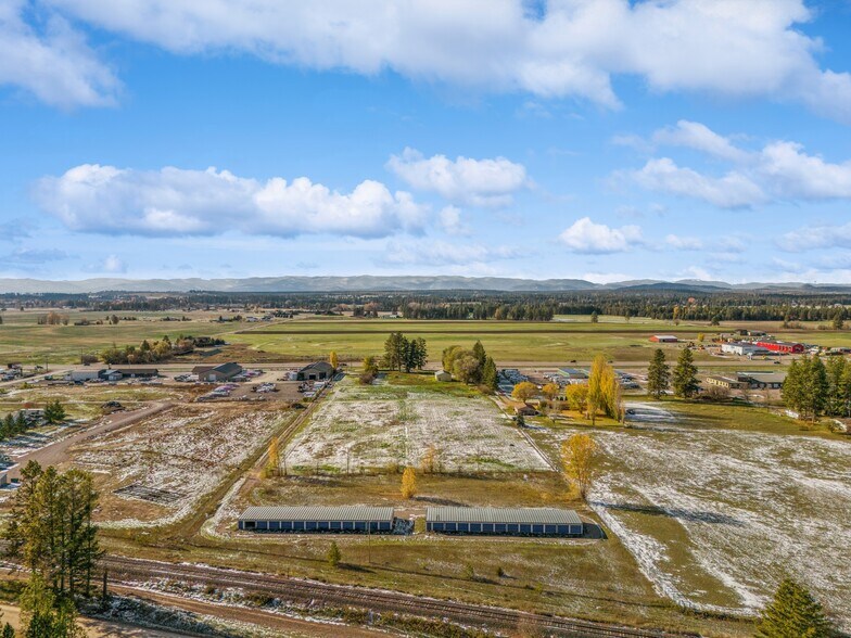 4965 US Highway 2 W, Columbia Falls, MT à vendre - Photo du bâtiment - Image 2 de 17
