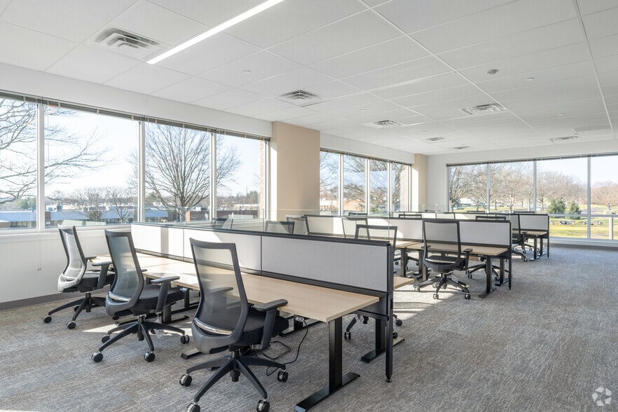 110 Gibraltar Rd, Horsham Township, PA for lease - Interior Photo - Image 3 of 28