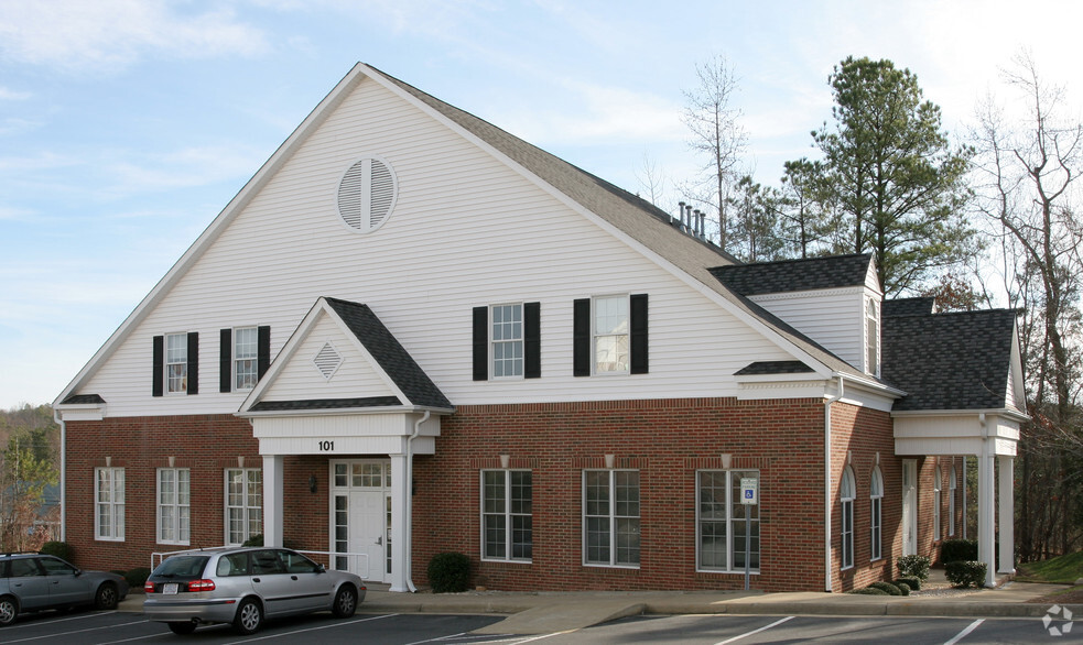 101 Market St, Chapel Hill, NC for lease - Building Photo - Image 2 of 3