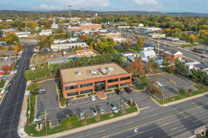 222 Catoctin Cir, Leesburg, VA for lease - Aerial - Image 3 of 3