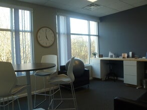 9110 Railroad Dr, Manassas Park, VA for lease Interior Photo- Image 1 of 4