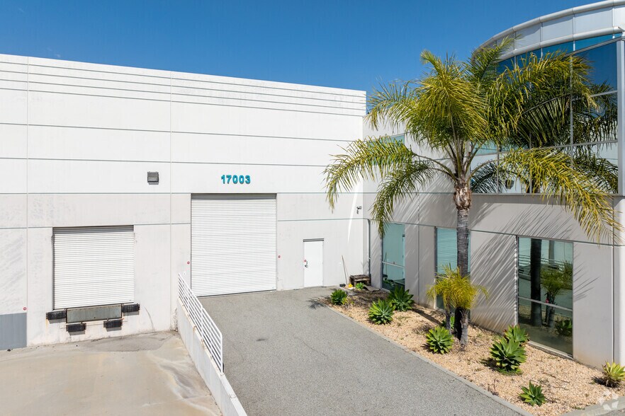 17003-17005 Evergreen Pl, City of Industry, CA à louer - Photo du bâtiment - Image 3 de 8