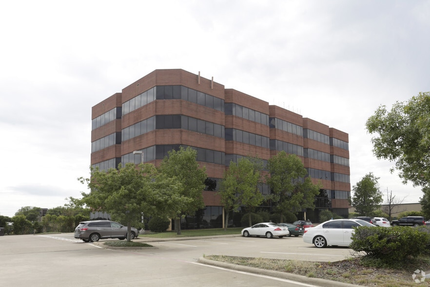9550 Skillman St, Dallas, TX for lease - Building Photo - Image 2 of 11